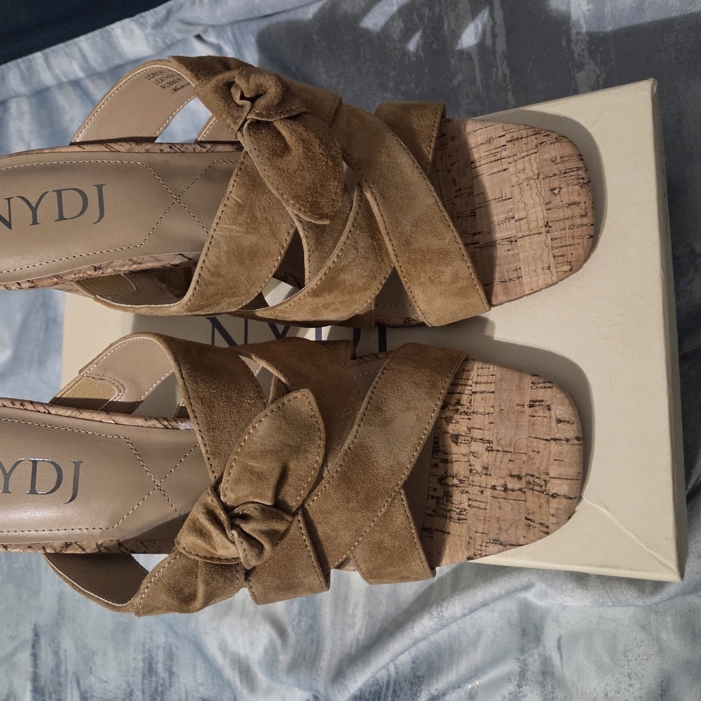 Women's Tan Suede Loreri Mule  Heeled Sandals - Picture 2 of 6